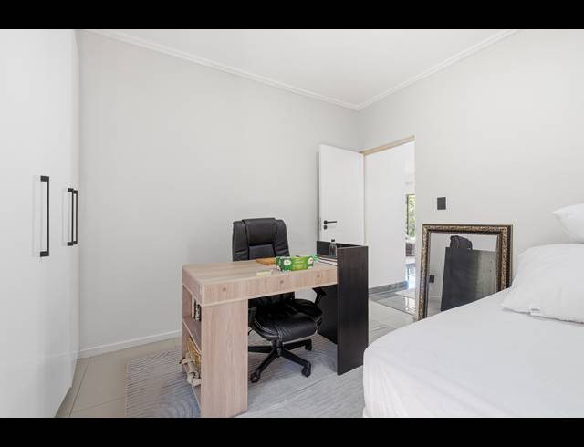 2 BEDROOM APARTMENT TO LET IN PALM LAKES ESTATE
